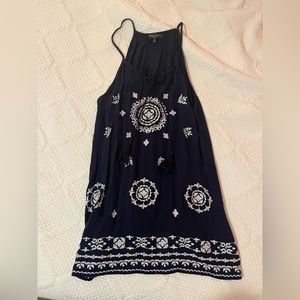 Sleeveless blue blouse